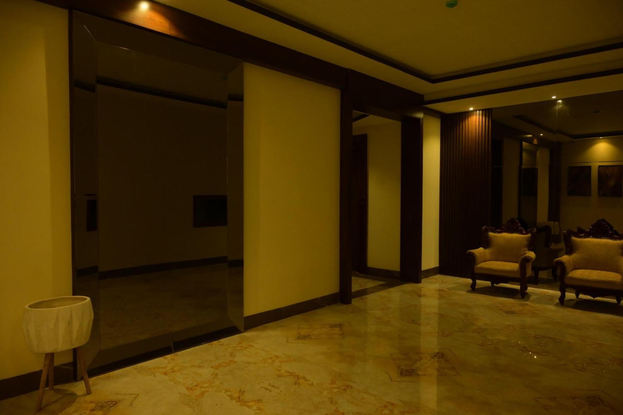 La Grande Suite Karaikal Buitenkant foto